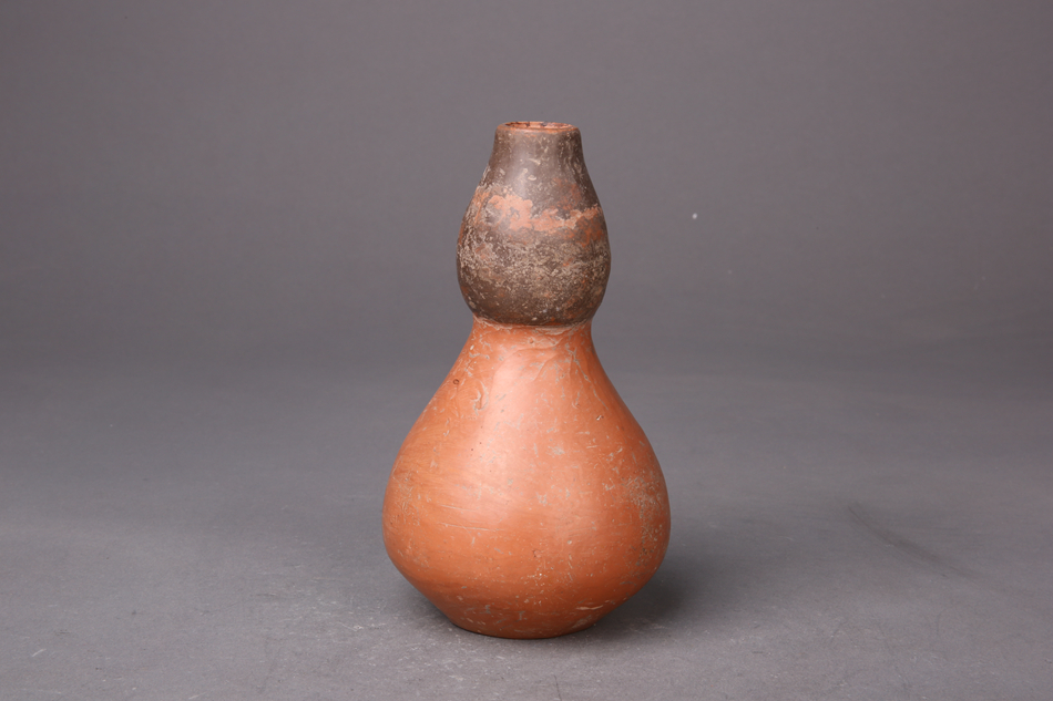 新石器时代仰韶文化半坡类型宽带纹彩陶葫芦瓶